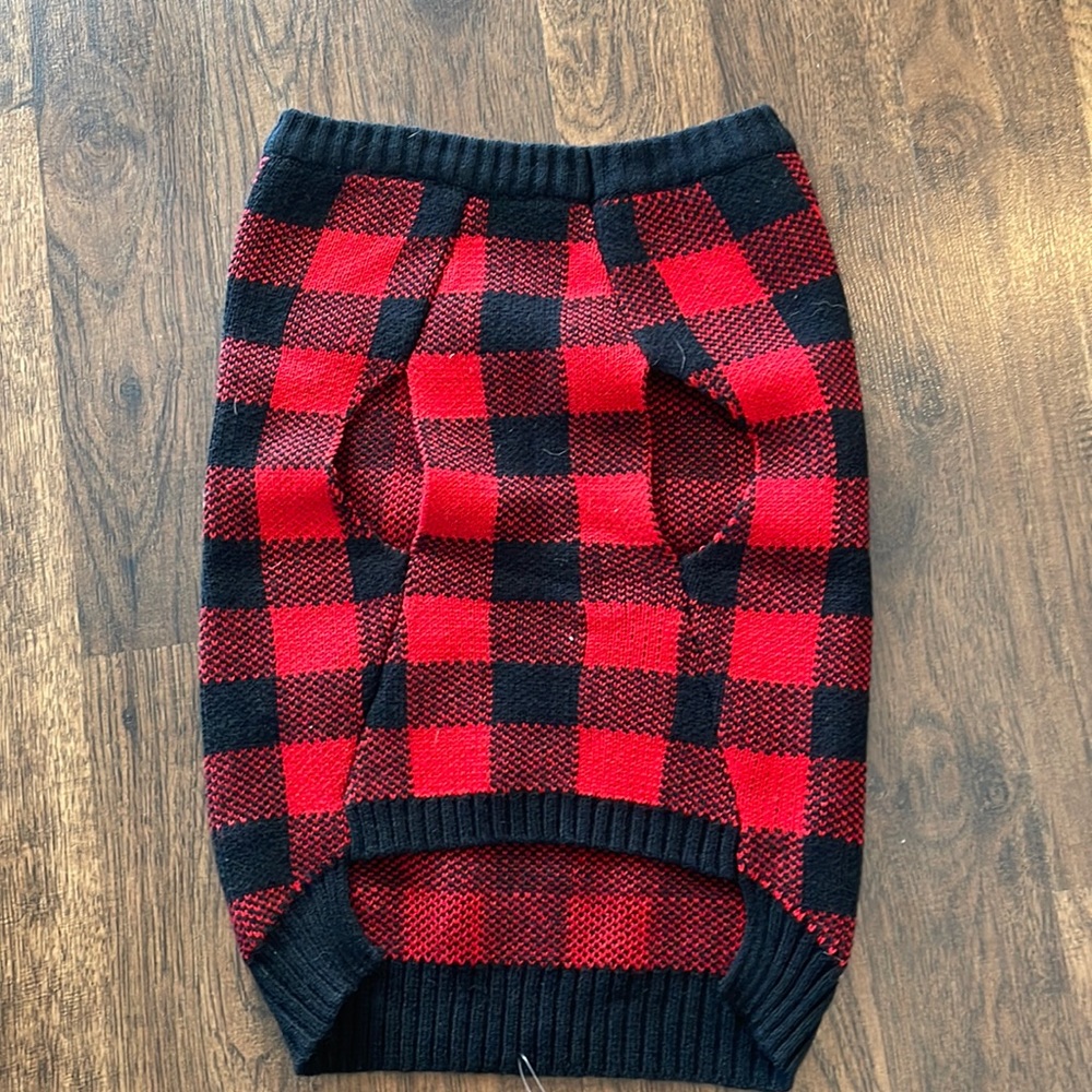 Bold Buffalo Plaid Pull-on Dog Coat NWOT